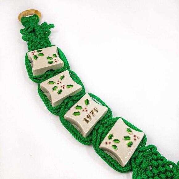 VTG Holiday Noel Porcelain Macrame Bell Door Hanging 1979 O’Henry - Picture 6 of 11